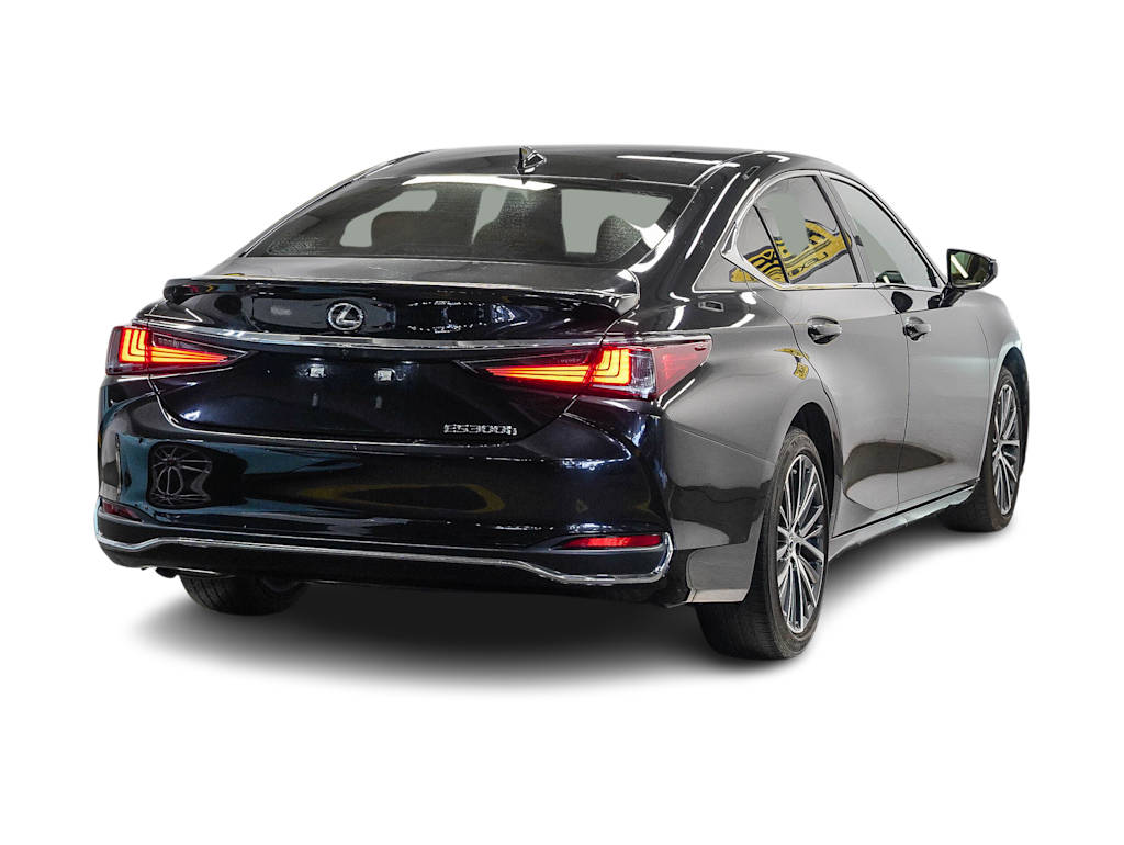 Thumbnail: 2024 Lexus ES - 16