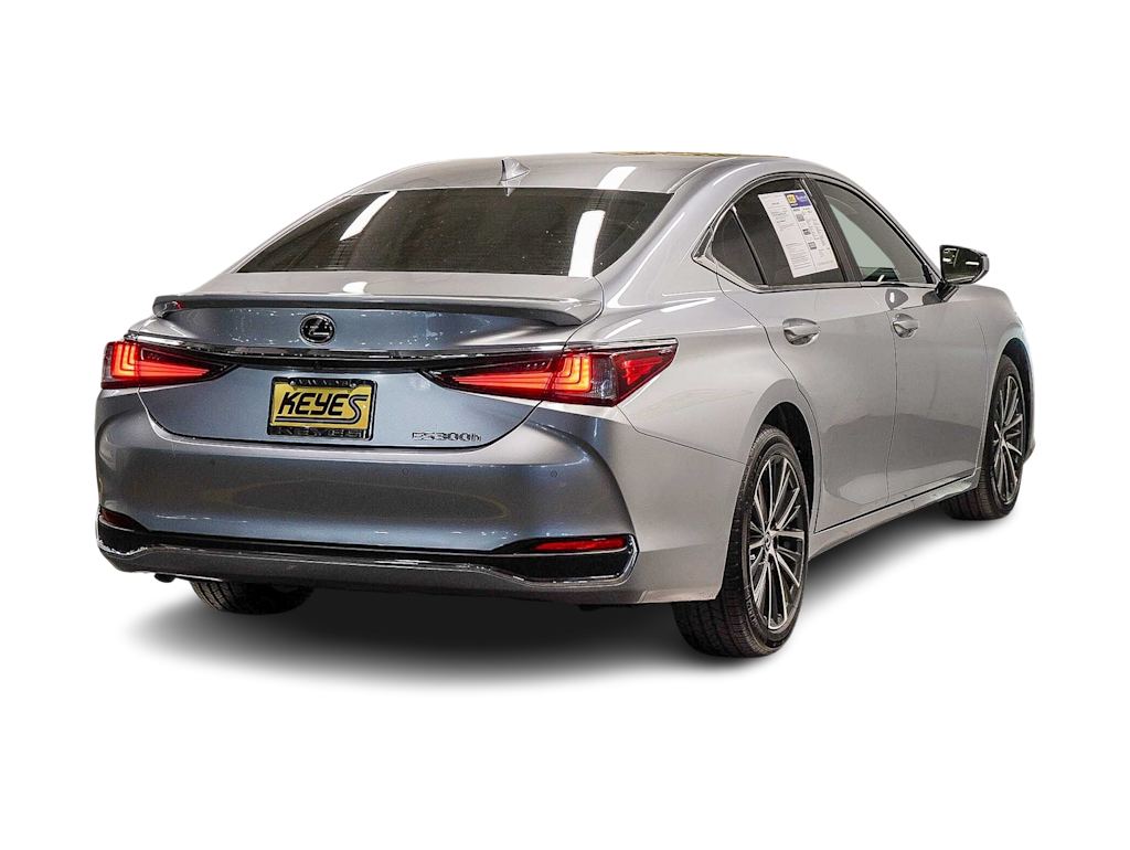 Thumbnail: 2025 Lexus ES - 18