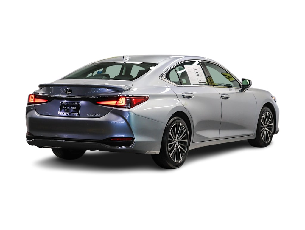Thumbnail: 2025 Lexus ES - 17