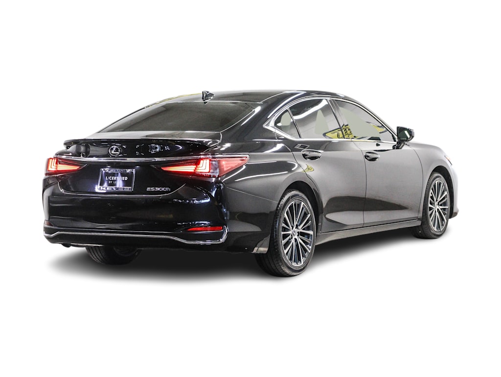 Thumbnail: 2025 Lexus ES - 17