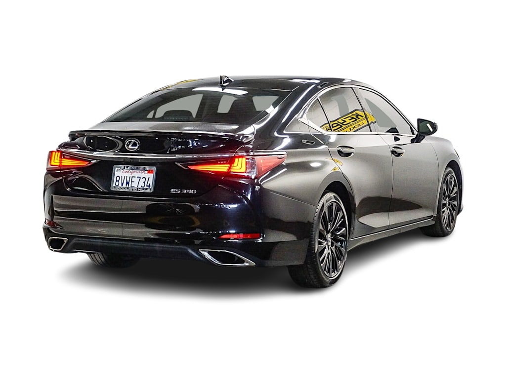 Thumbnail: 2021 Lexus ES - 18