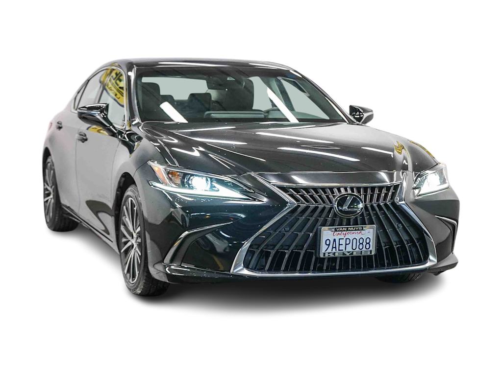 Thumbnail: 2022 Lexus ES - 18