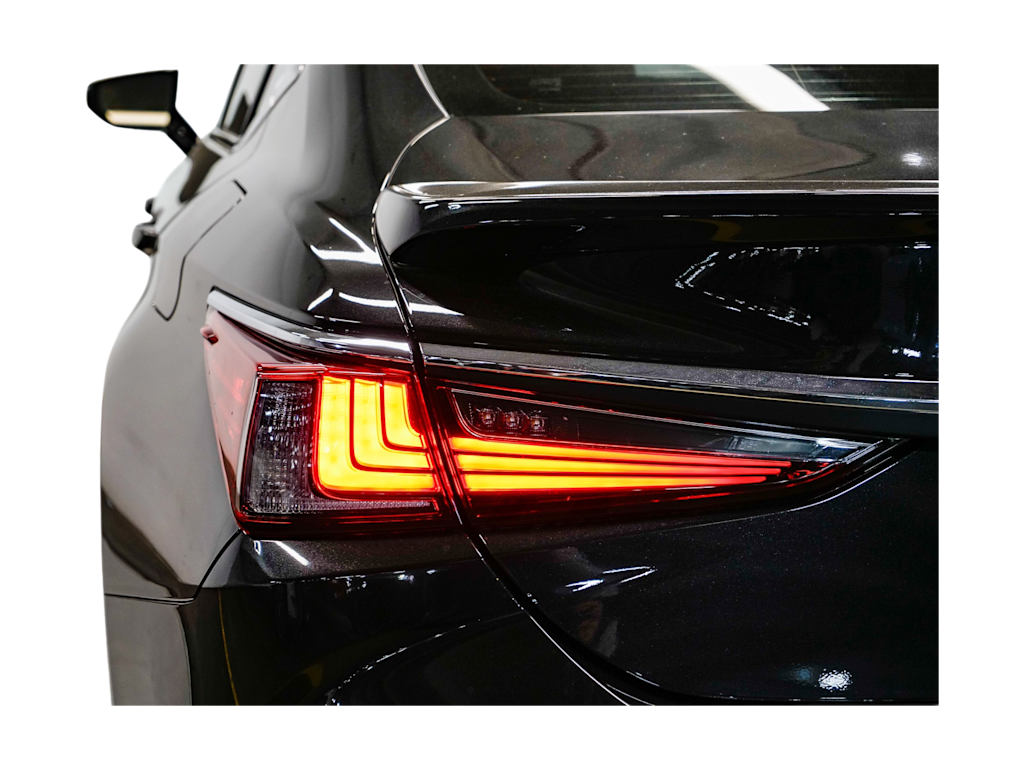2025 Lexus ES Hybrid 300h Luxury 20