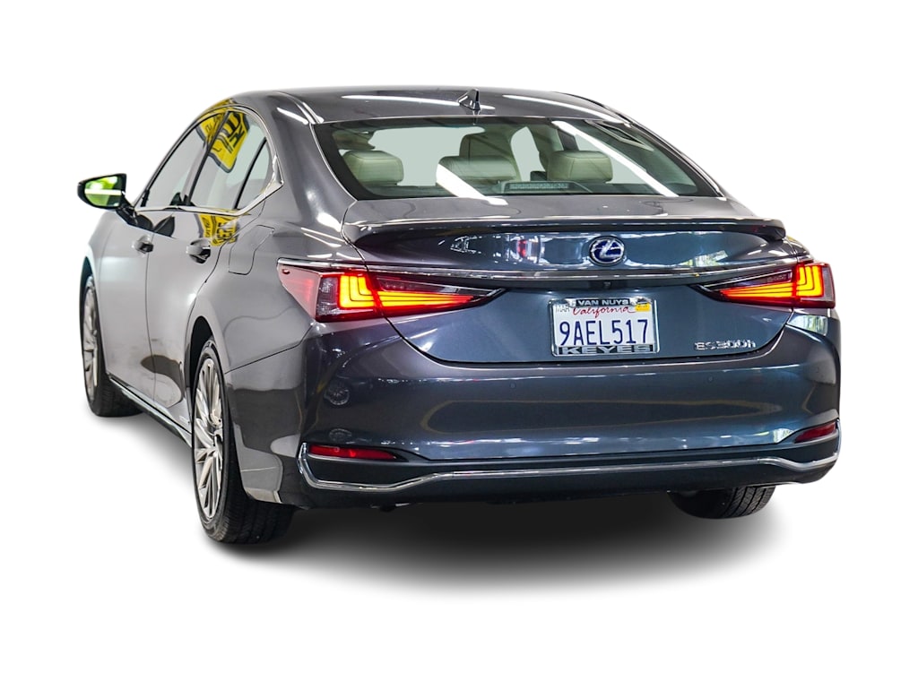 Thumbnail: 2022 Lexus ES - 3