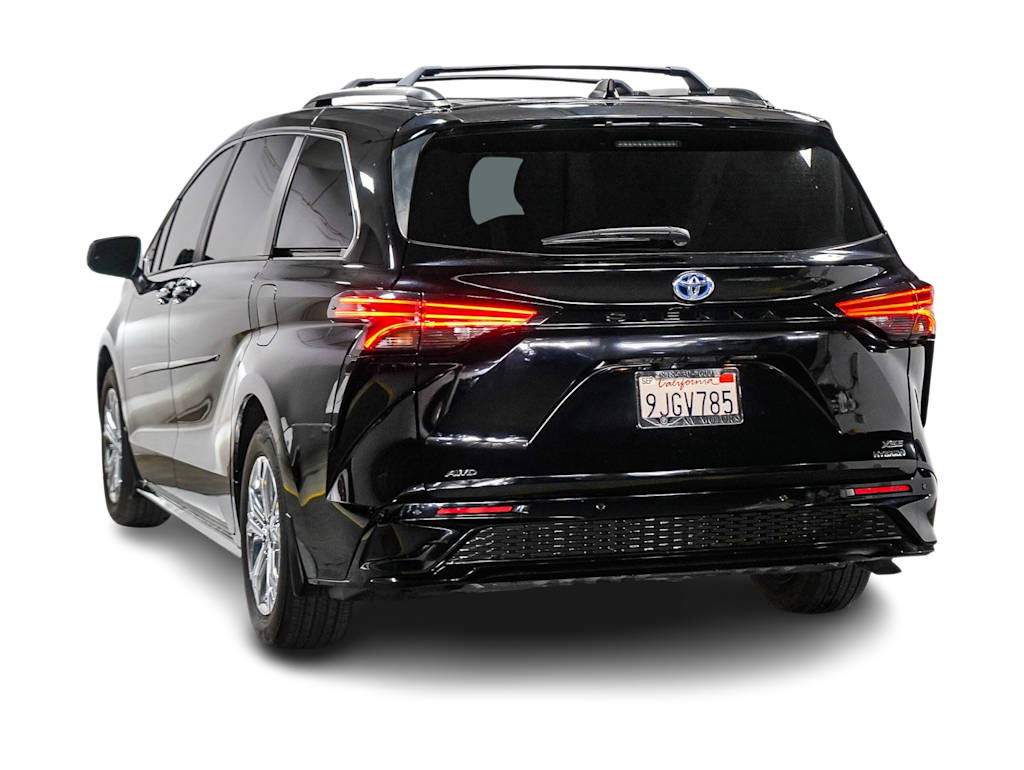 Thumbnail: 2023 Toyota Sienna - 3