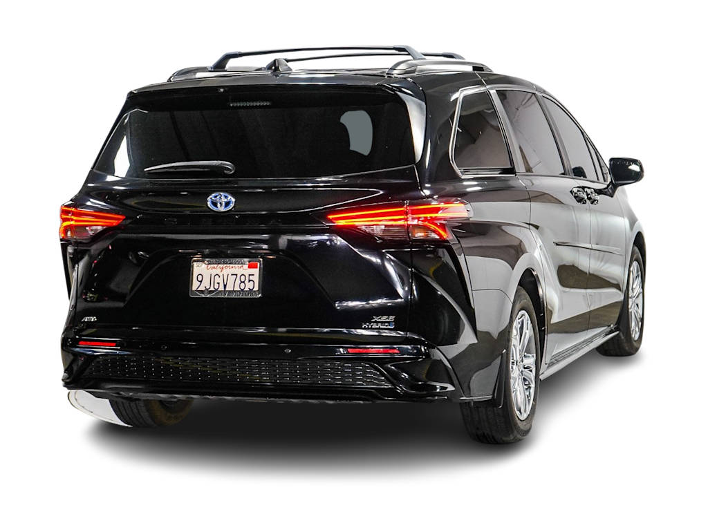 Thumbnail: 2023 Toyota Sienna - 18