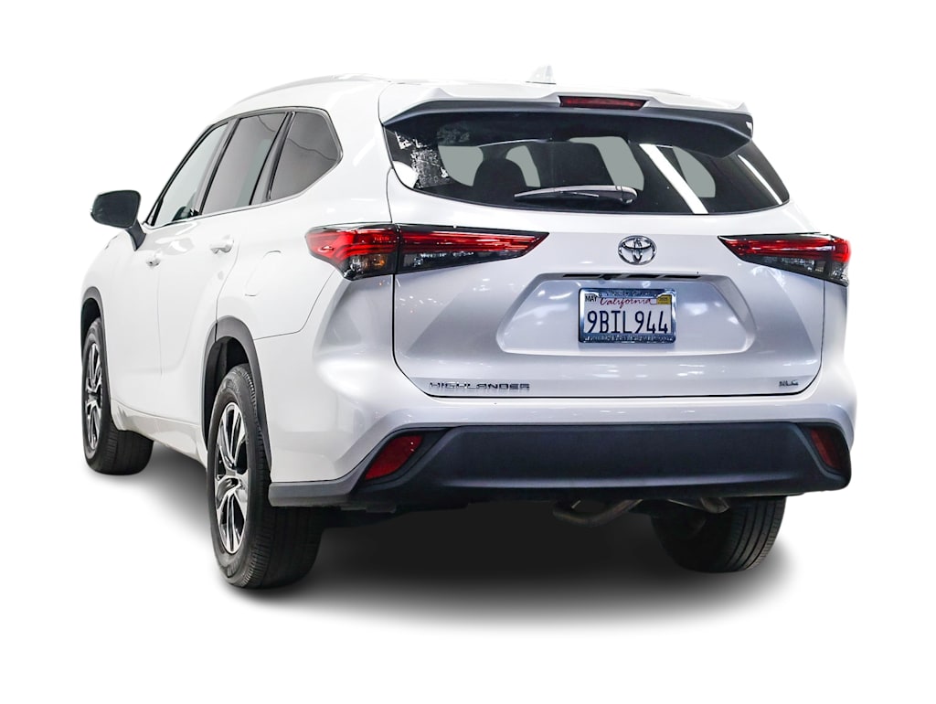 2022 Toyota Highlander XLE 3