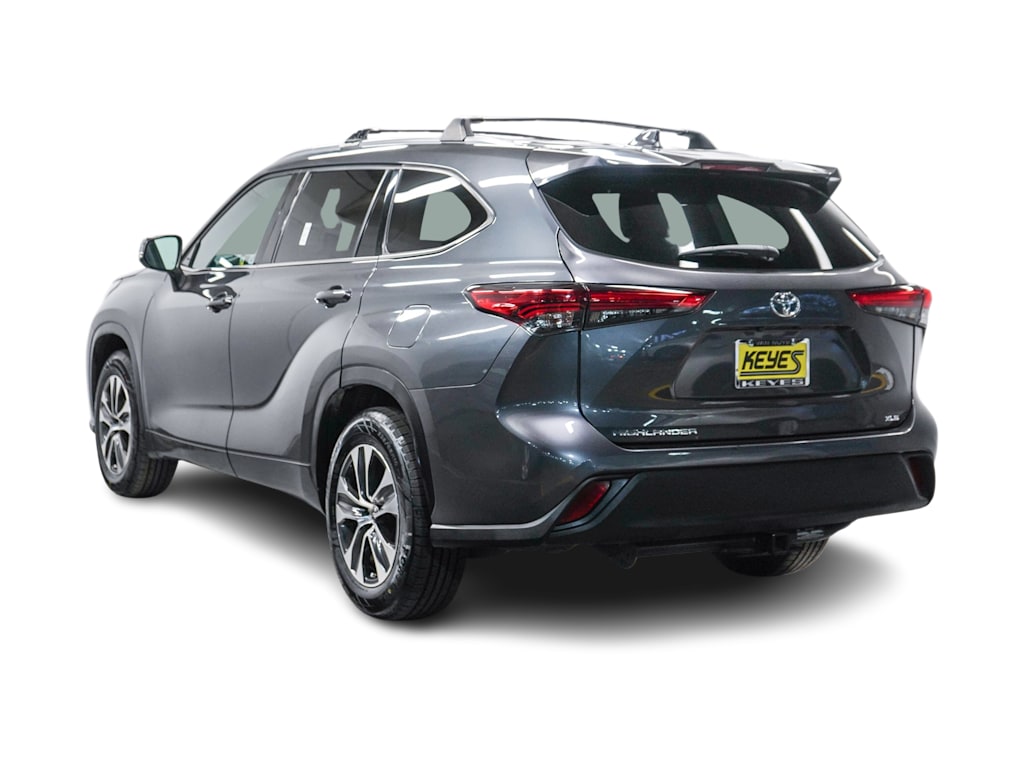 2020 Toyota Highlander XLE 3