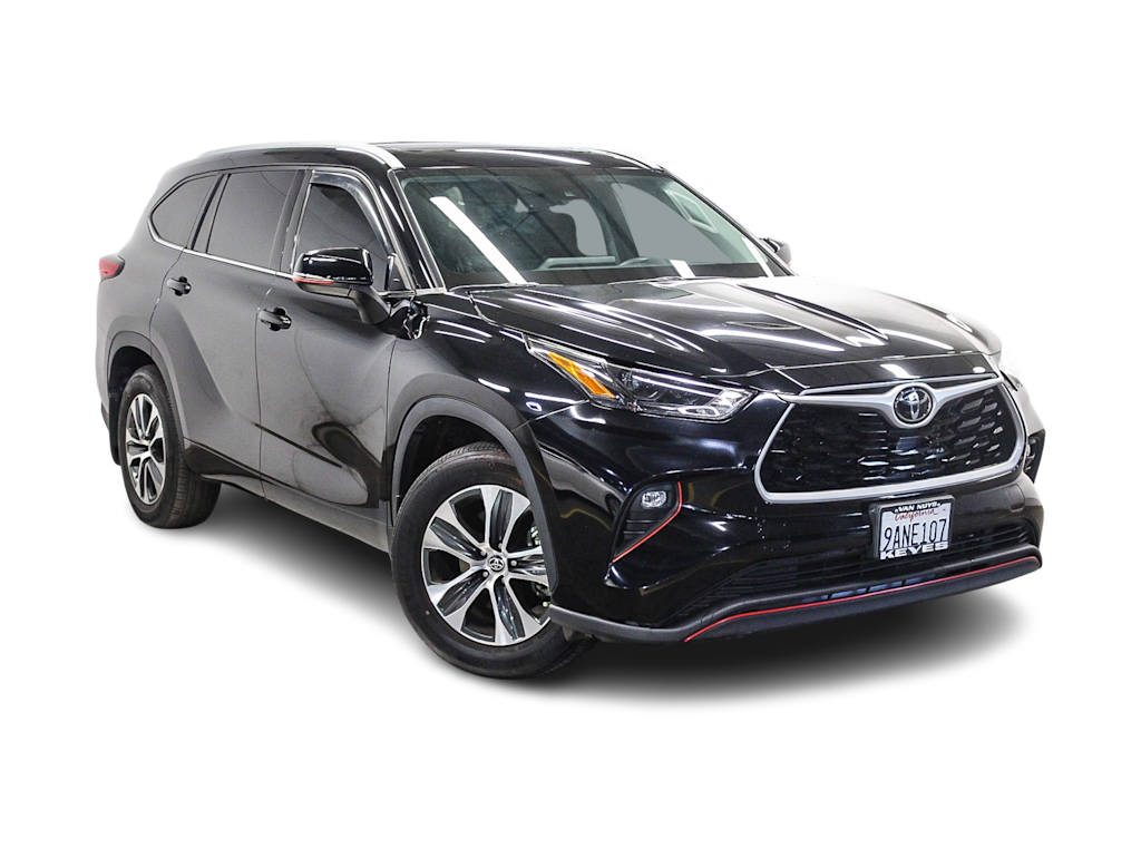 2022 Toyota Highlander XLE 18