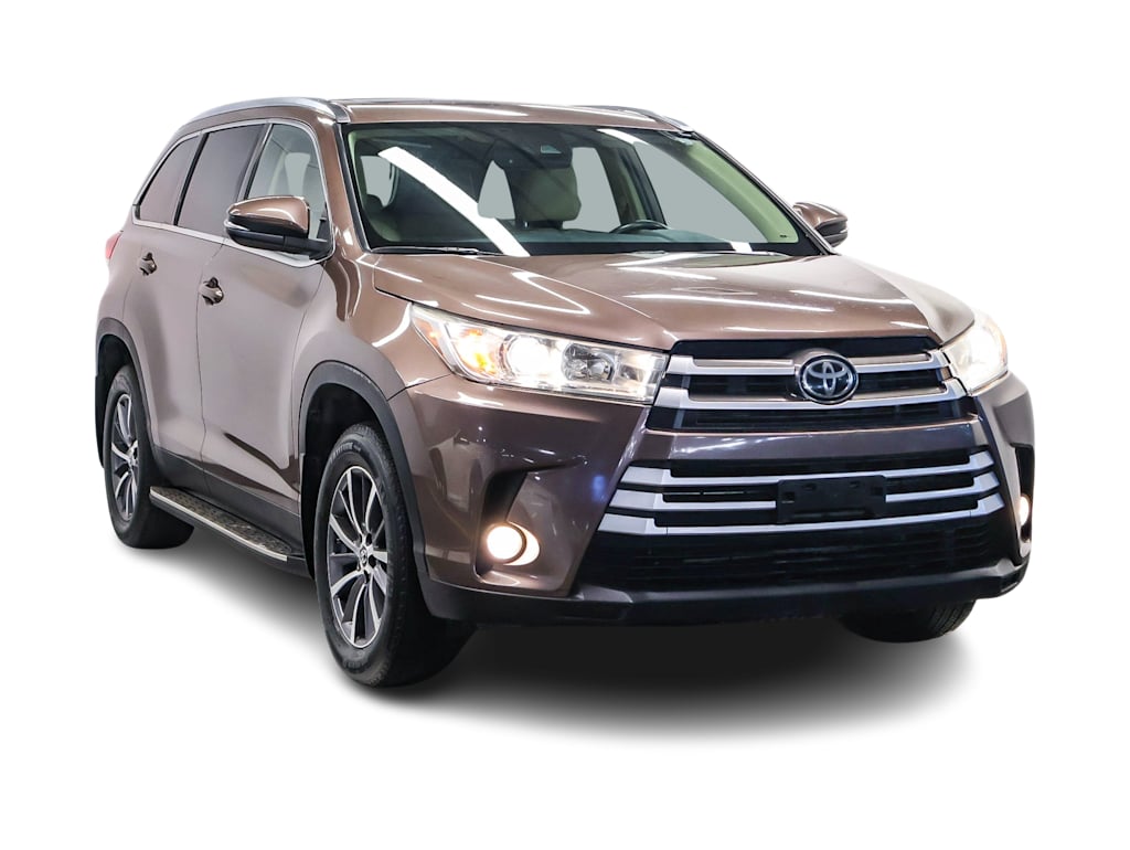 2019 Toyota Highlander SE 18