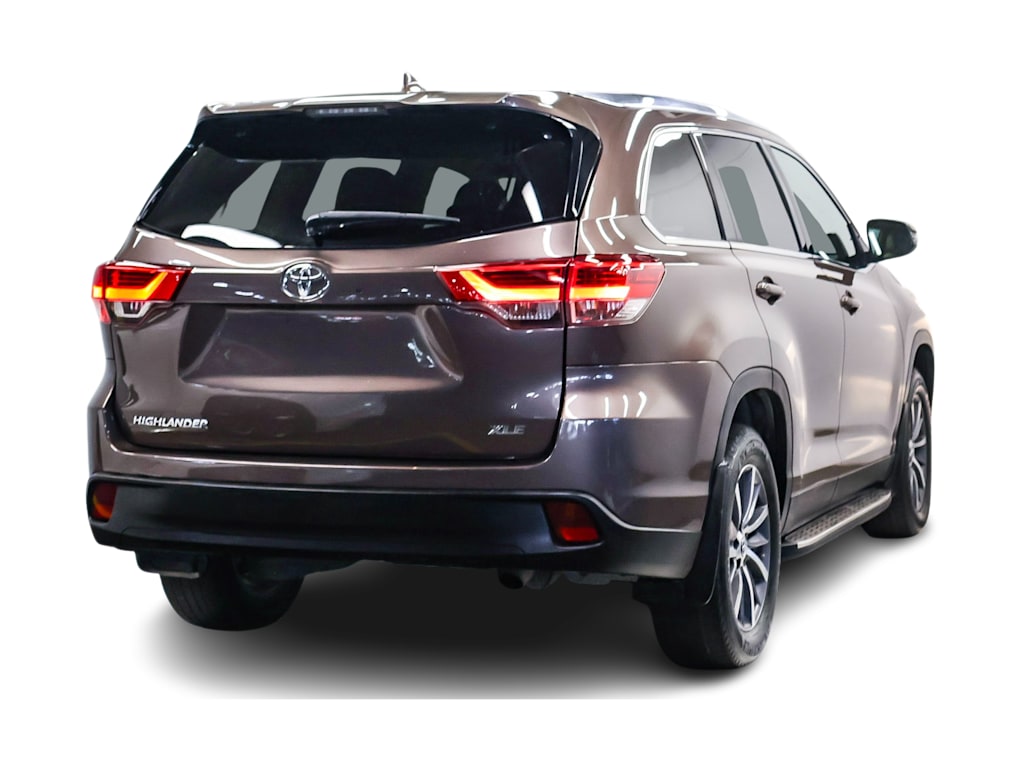 2019 Toyota Highlander SE 17