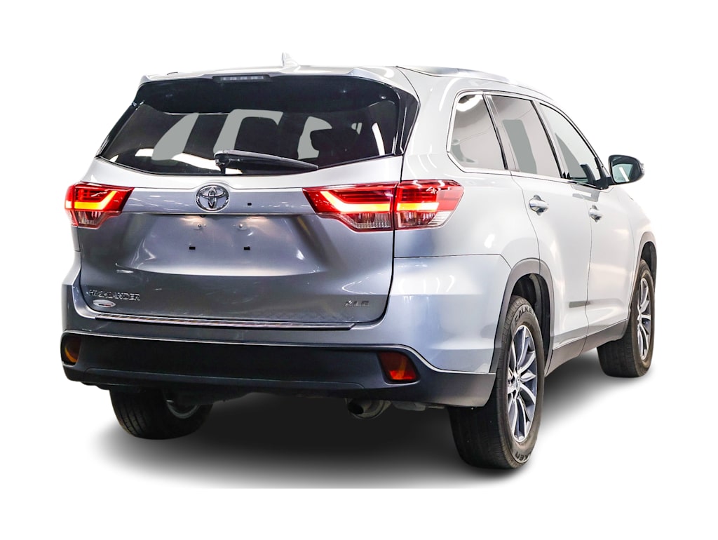 2019 Toyota Highlander XLE 18