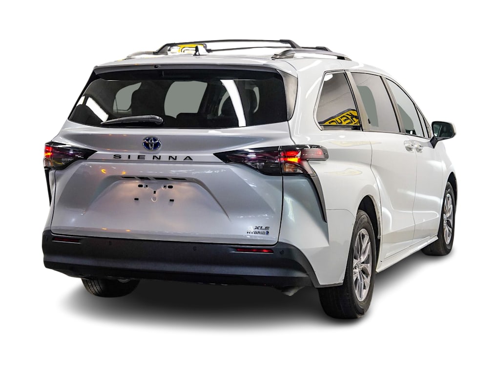 Thumbnail: 2023 Toyota Sienna - 18