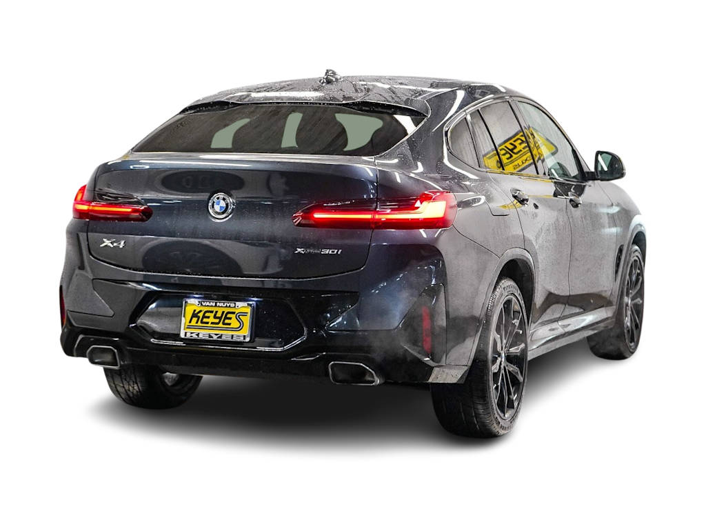 Thumbnail: 2022 BMW X4 - 18