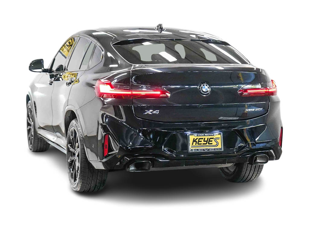 Thumbnail: 2023 BMW X4 - 3