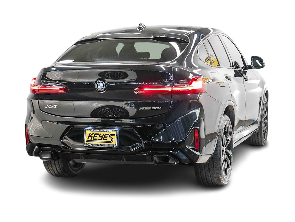 Thumbnail: 2023 BMW X4 - 18