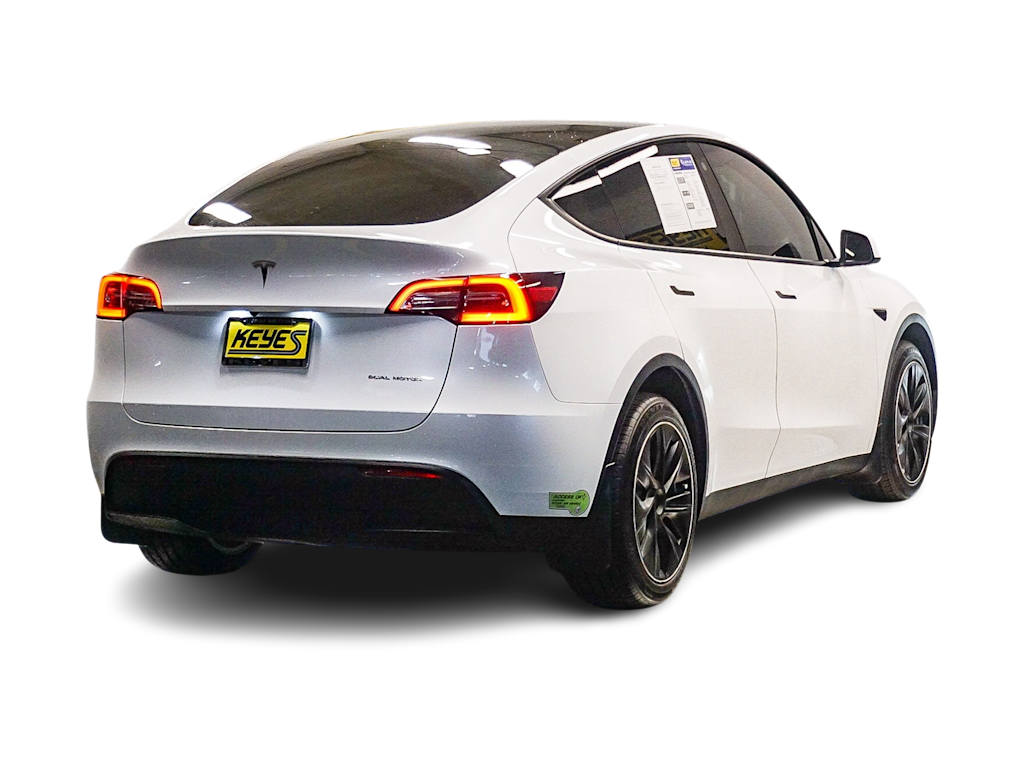 Thumbnail: 2023 Tesla Model Y - 18