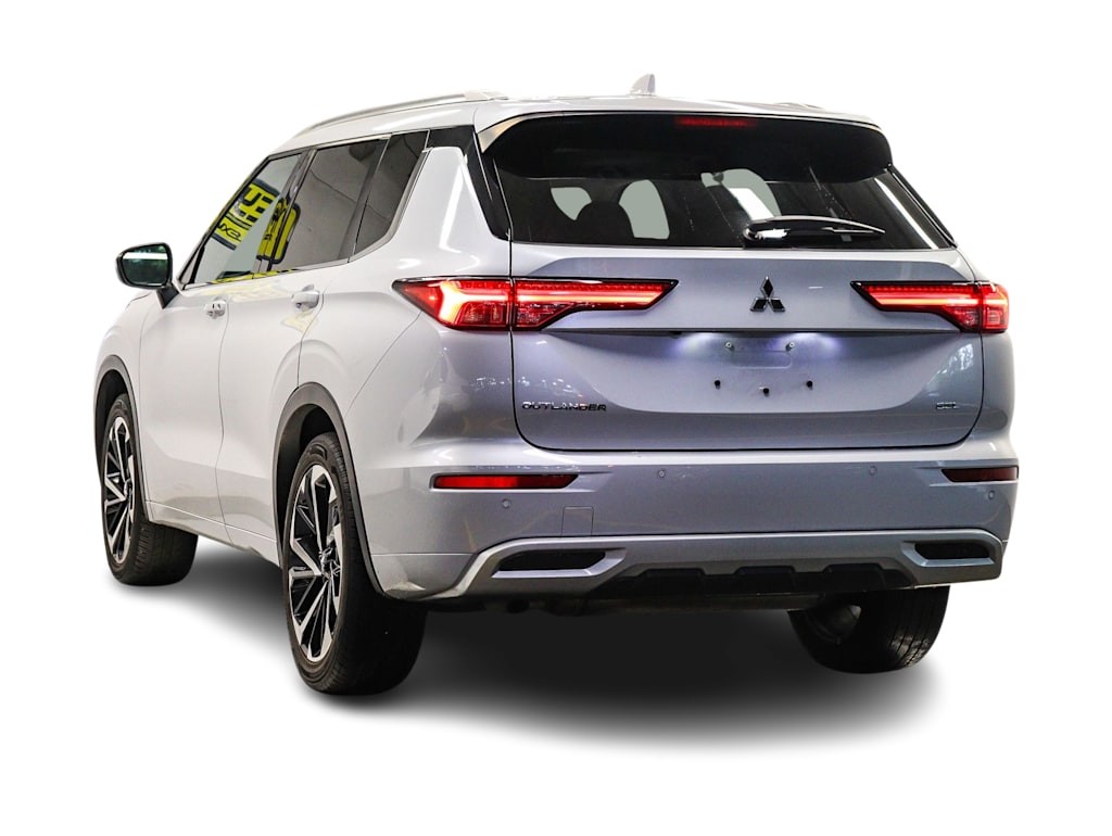 Thumbnail: 2024 Mitsubishi Outlander - 3