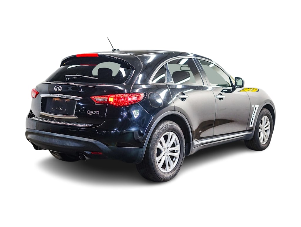 Thumbnail: 2015 INFINITI QX70 - 17