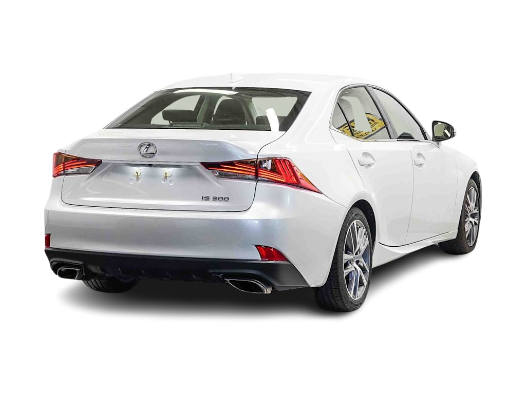 Thumbnail: 2019 Lexus IS - 15
