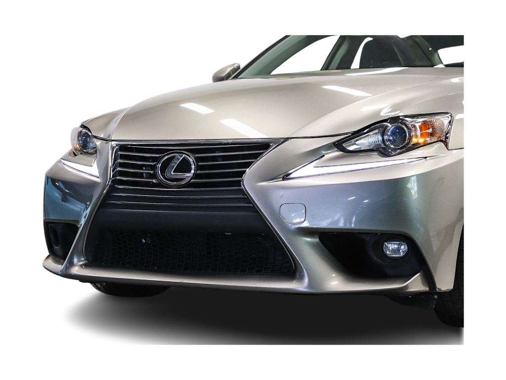 Thumbnail: 2016 Lexus IS - 17