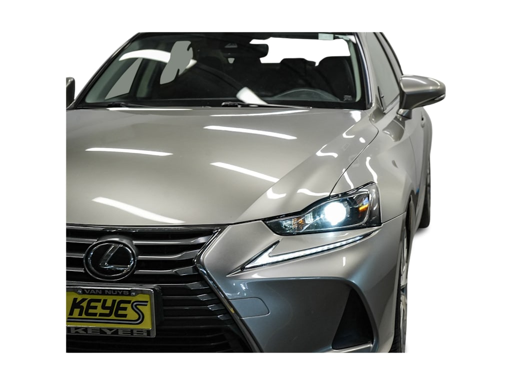 Thumbnail: 2017 Lexus IS - 19