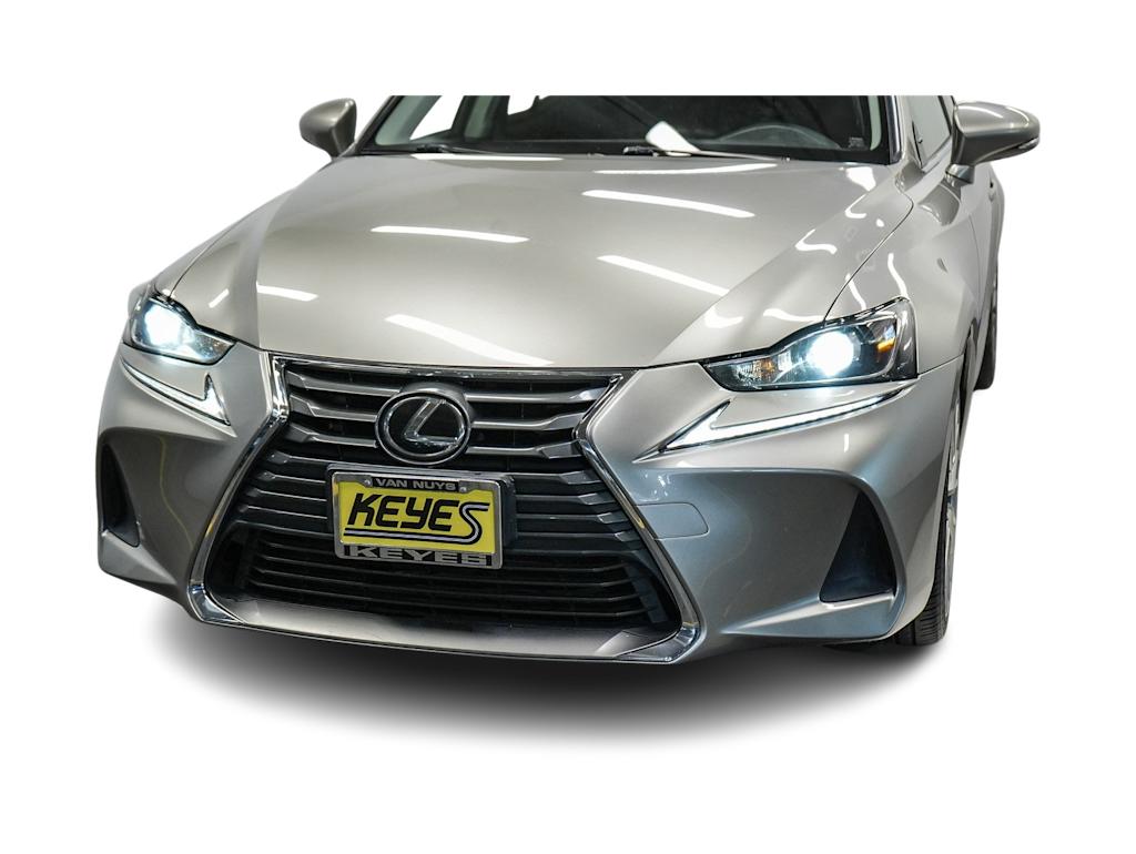 Thumbnail: 2017 Lexus IS - 20