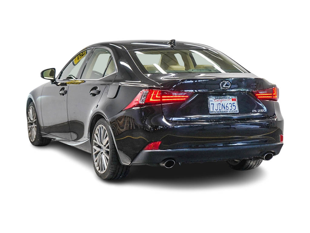 Thumbnail: 2015 Lexus IS - 3