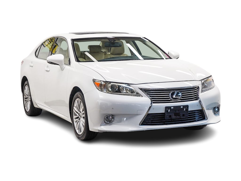 Thumbnail: 2013 Lexus ES - 16