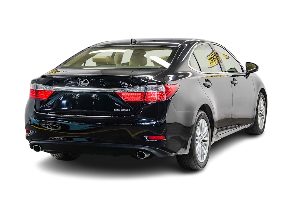 Thumbnail: 2015 Lexus ES - 18