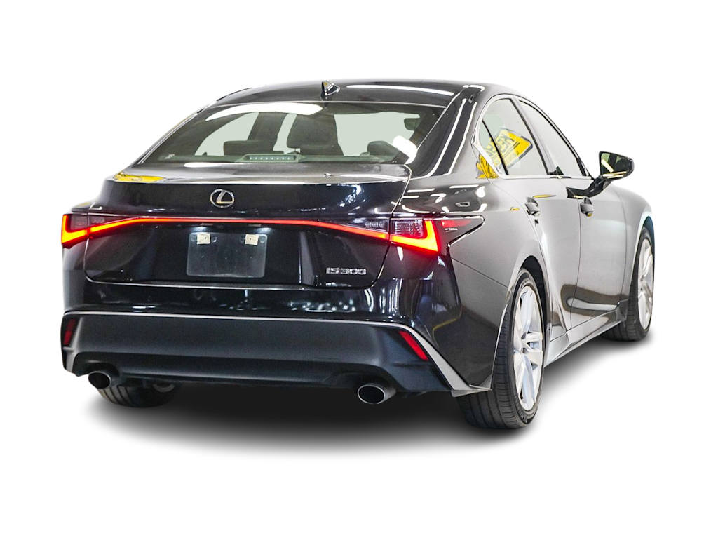 Thumbnail: 2021 Lexus IS - 17