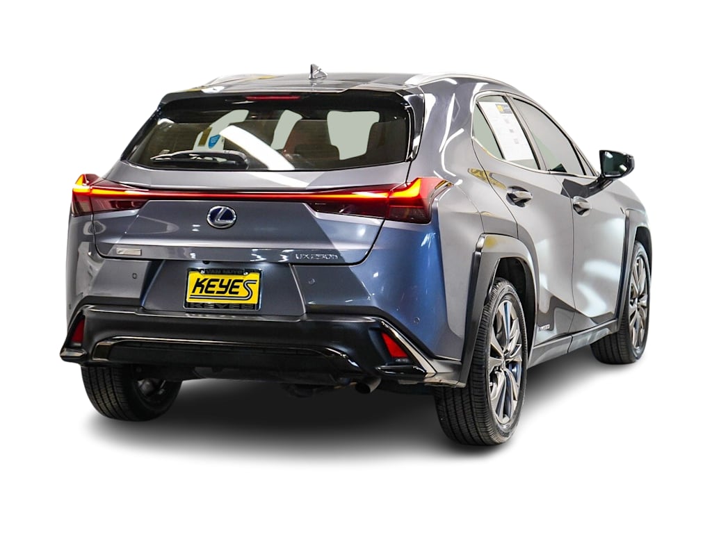 Thumbnail: 2021 Lexus UX - 18