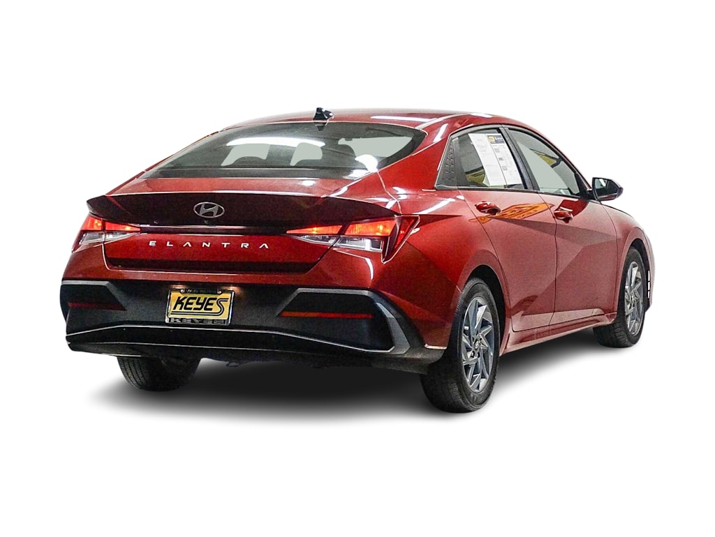 Thumbnail: 2024 Hyundai Elantra - 19
