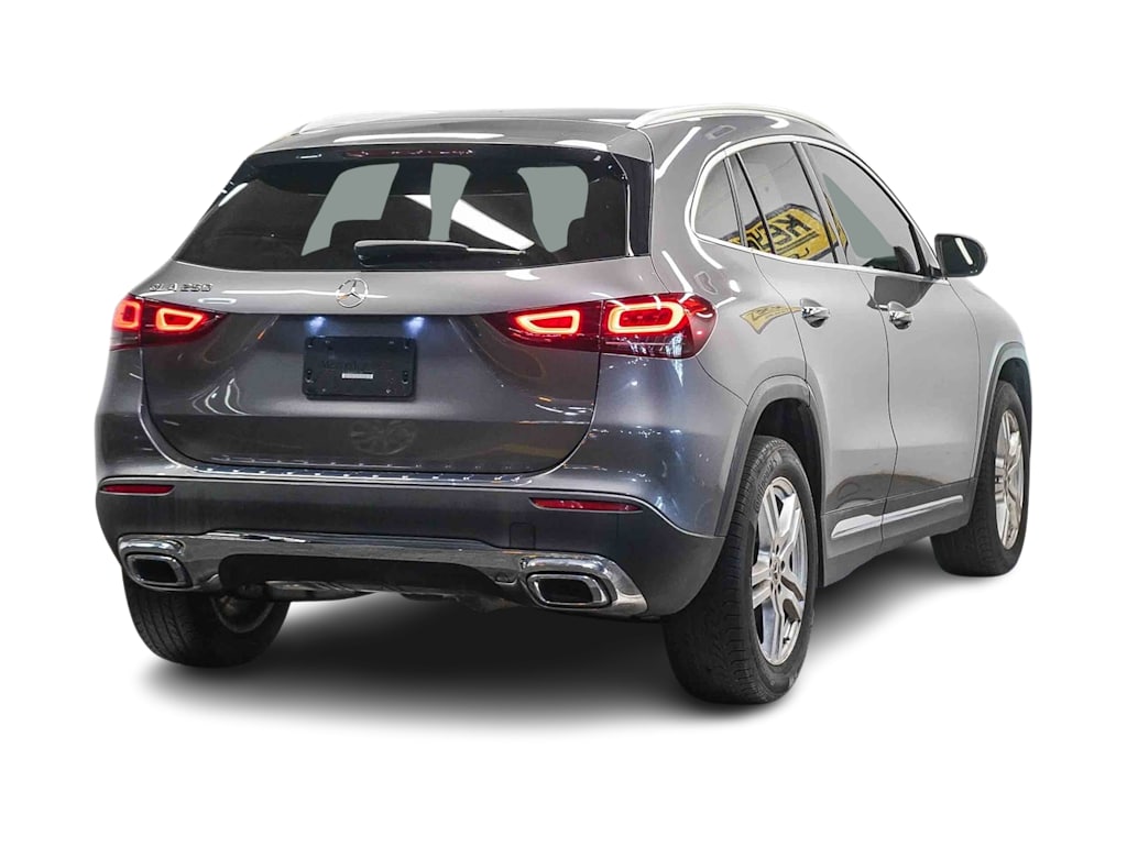 Thumbnail: 2023 Mercedes-Benz GLA - 17