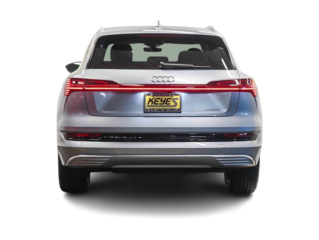 Thumbnail: 2023 Audi e-tron - 4