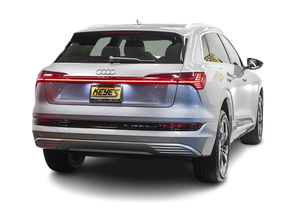 Thumbnail: 2023 Audi e-tron - 20