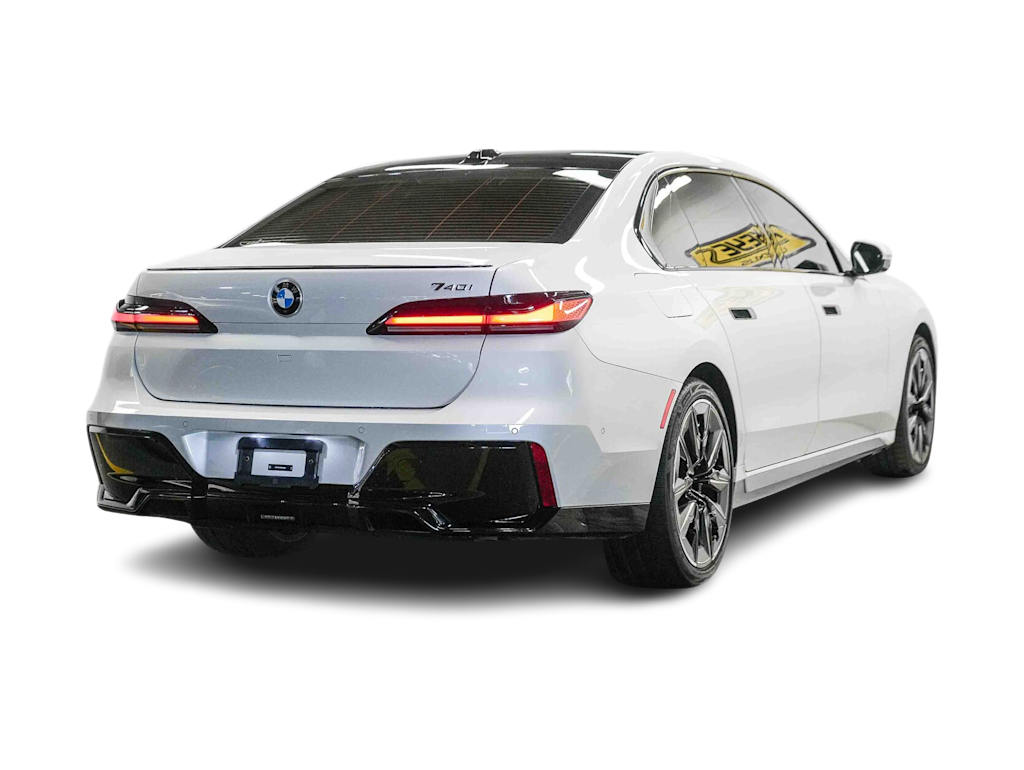 Thumbnail: 2025 BMW 7 Series - 16