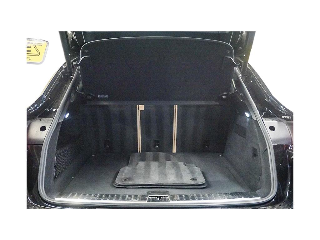 Thumbnail: 2022 Porsche Cayenne - 17