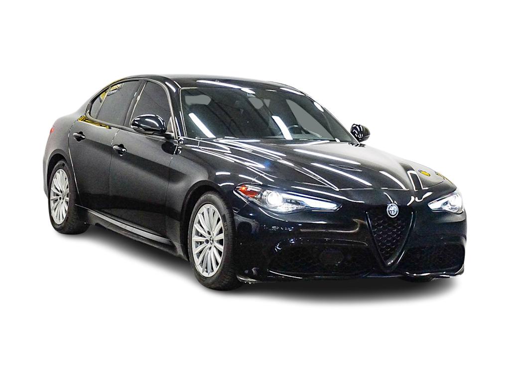 Thumbnail: 2022 Alfa Romeo Giulia - 18