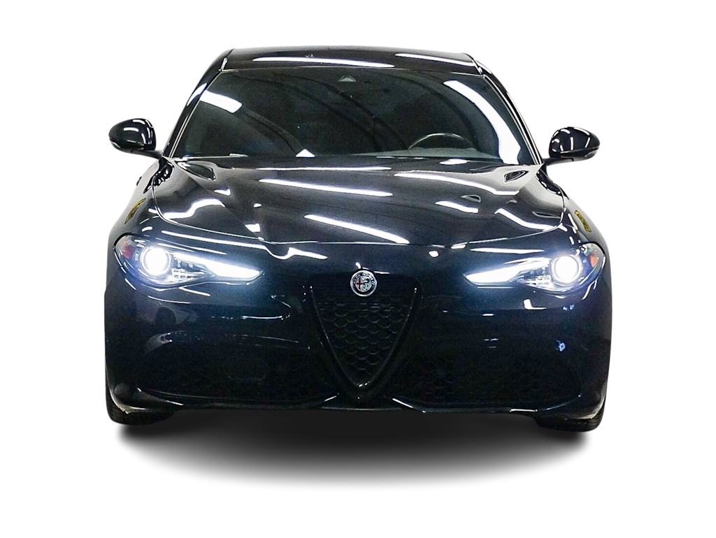 Thumbnail: 2022 Alfa Romeo Giulia - 19