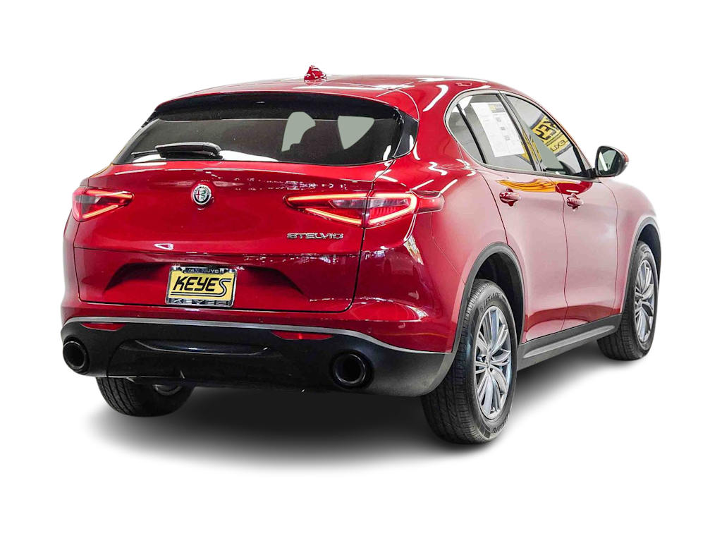 Thumbnail: 2023 Alfa Romeo Stelvio - 20