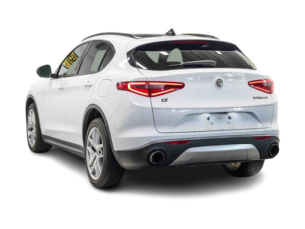 Thumbnail: 2019 Alfa Romeo Stelvio - 3
