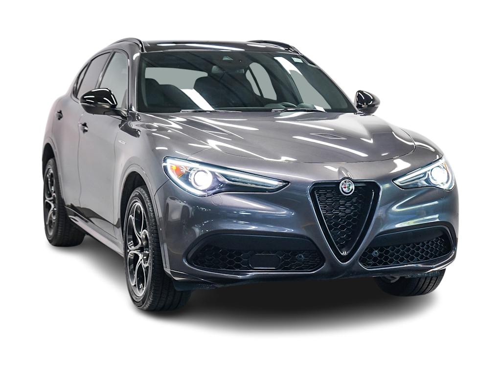 Thumbnail: 2022 Alfa Romeo Stelvio - 5