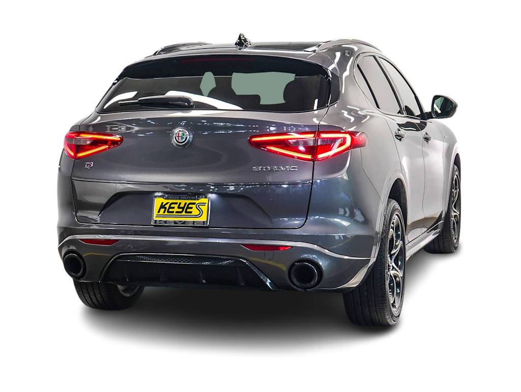 Thumbnail: 2022 Alfa Romeo Stelvio - 19