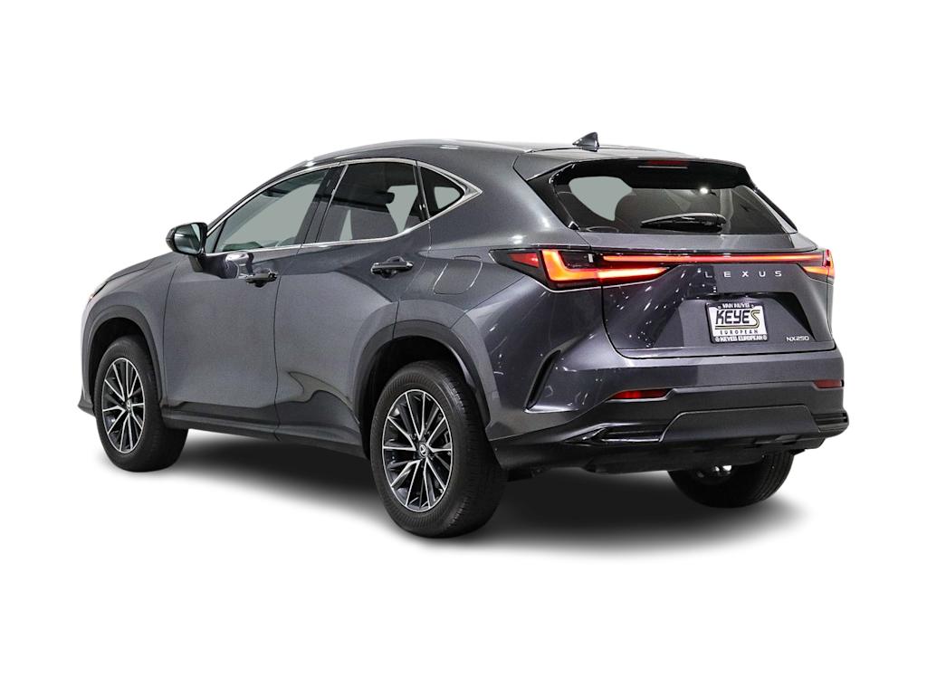 Thumbnail: 2024 Lexus ES - 3