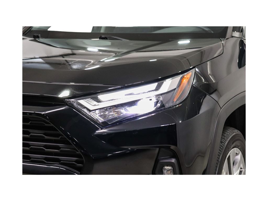 Thumbnail: 2022 Toyota RAV4 - 19