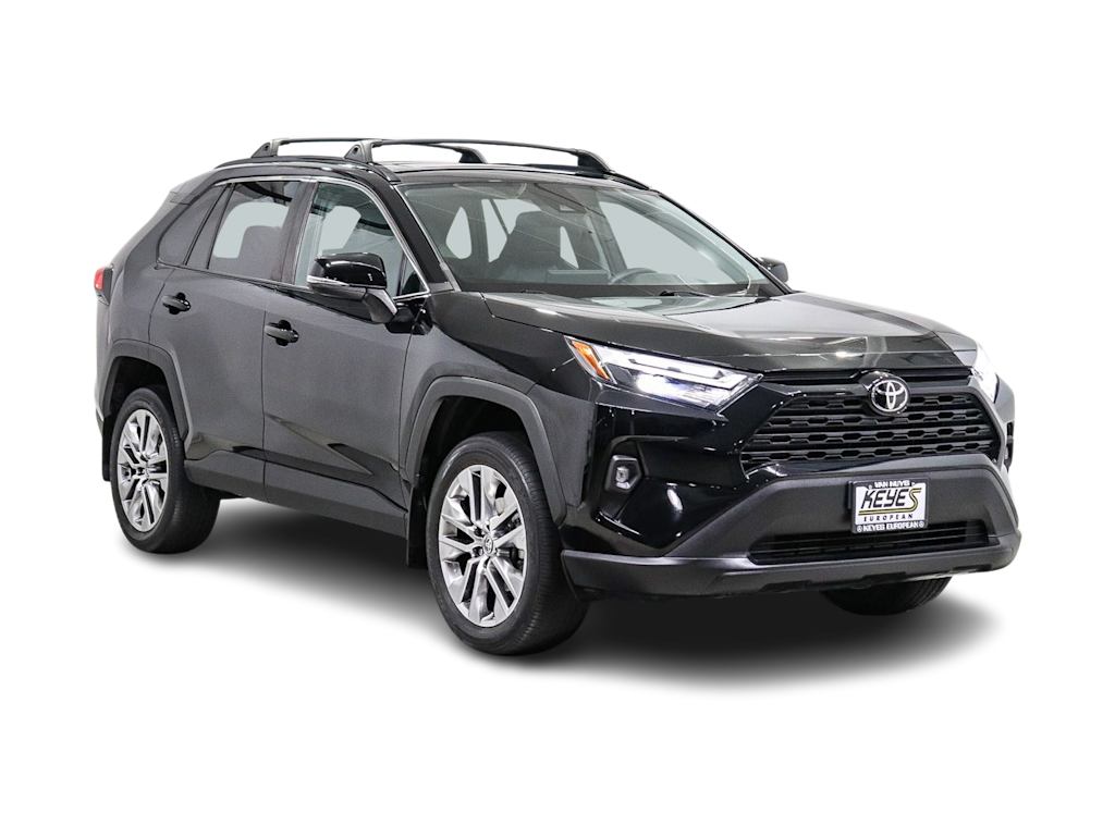 Thumbnail: 2022 Toyota RAV4 - 17