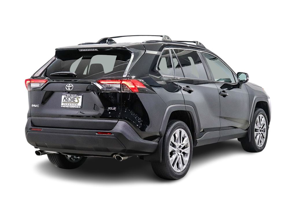 Thumbnail: 2022 Toyota RAV4 - 16