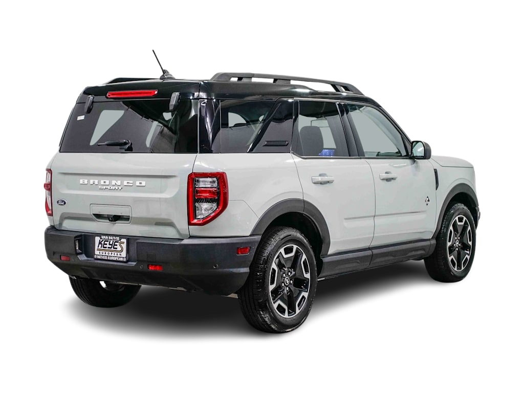 Thumbnail: 2022 Ford Bronco Sport - 17