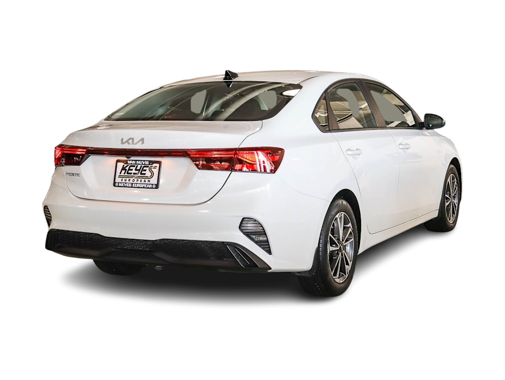 Thumbnail: 2023 Kia Forte - 18
